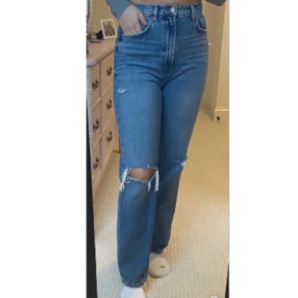 Slim High-Rise Ankle Length Zara Jeans~Distressed Size 30/8